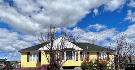 401 Nascopie Avenue, Labrador City A2V2H6, NL