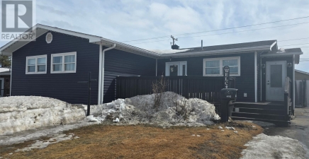 402 Lakeside Drive, Labrador City A2V1B5, NL