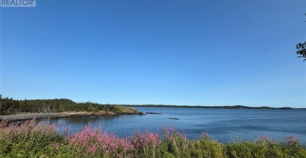 3 Beach Road, Eastport A0G1Z0, Newfoundland & Labrador
