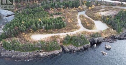 6 Beach Road, Eastport A0G1Z0, Newfoundland & Labrador