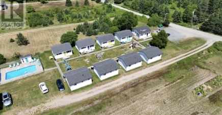 13 Bank Road, Eastport A0G1Z0, Newfoundland & Labrador