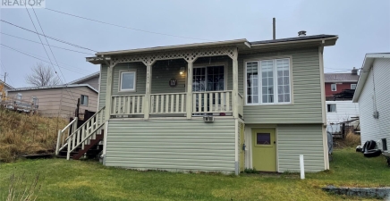 10 Water Front Road, Robert`s Arm A0J1R0, Newfoundland & Labrador