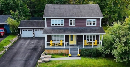 56 Elswick Road, Corner Brook A2H2W6, Newfoundland & Labrador