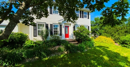 16 Heneys Pond Road, Bay Roberts A0A1G0, Newfoundland & Labrador