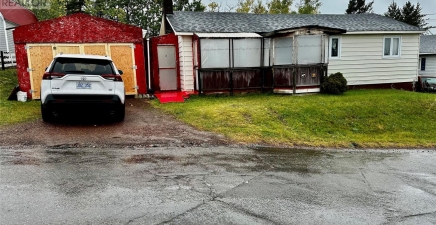 2 Philpotts Road, Botwood A0H1E0, Newfoundland & Labrador