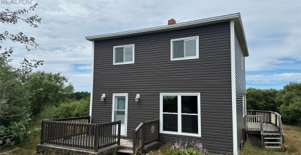 94 Memorial Street, Bell Island A0A4H0, Newfoundland & Labrador