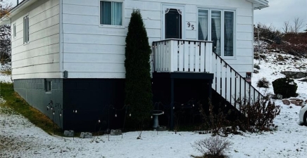 95 Commonwealth Drive, Botwood A0H1E0, Newfoundland & Labrador