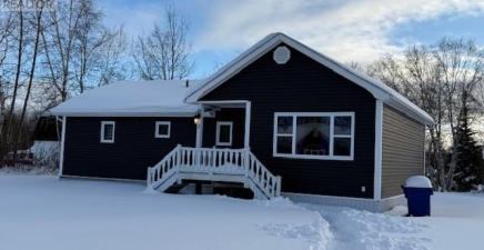 3 Grenfell Street, Happy Valley-goose Bay A0P1E0, Newfoundland & Labrador