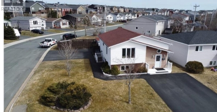 28 Frobisher Avenue, Mount Pearl A1N4W2, Newfoundland & Labrador