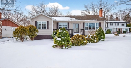 5 Cross Road, Bay Roberts A0A1G0, Newfoundland & Labrador