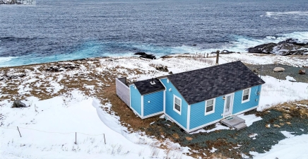 34 Bank Road, Pouch Cove A0A3L0, Newfoundland & Labrador