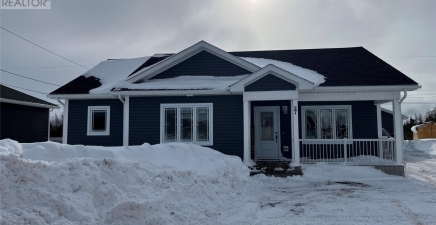 27 Smith Drive, Botwood A0H1E0, Newfoundland & Labrador