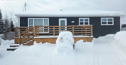 1006 Oak Avenue, Labrador City A2V2N8, Newfoundland & Labrador