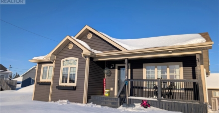 3 Cochran Street, Gander A1V0G7, Newfoundland & Labrador