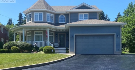 7 Chuckley Pear Place W, St. John`s A1E6C2, Newfoundland & Labrador