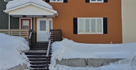 15 Anderson Street, Wabush A0R1B0, Newfoundland & Labrador