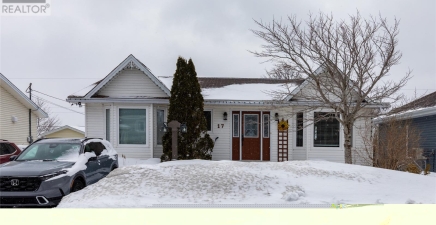 17 Eagle Street, Paradise A1L1G8, Newfoundland & Labrador