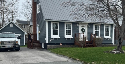 14 Hawker Crescent, Gander A1V1G7, Newfoundland & Labrador