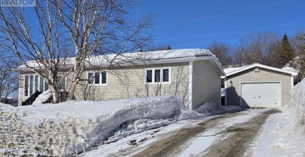 1 Cabot Drive, Wabush A0R1B0, Newfoundland & Labrador