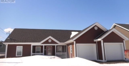 14 Oxford Place, Springdale A0J1T0, Newfoundland & Labrador