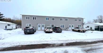 44 Adams Avenue, Botwood A0H1E0, Newfoundland & Labrador